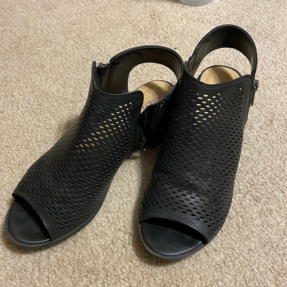 Black shoes